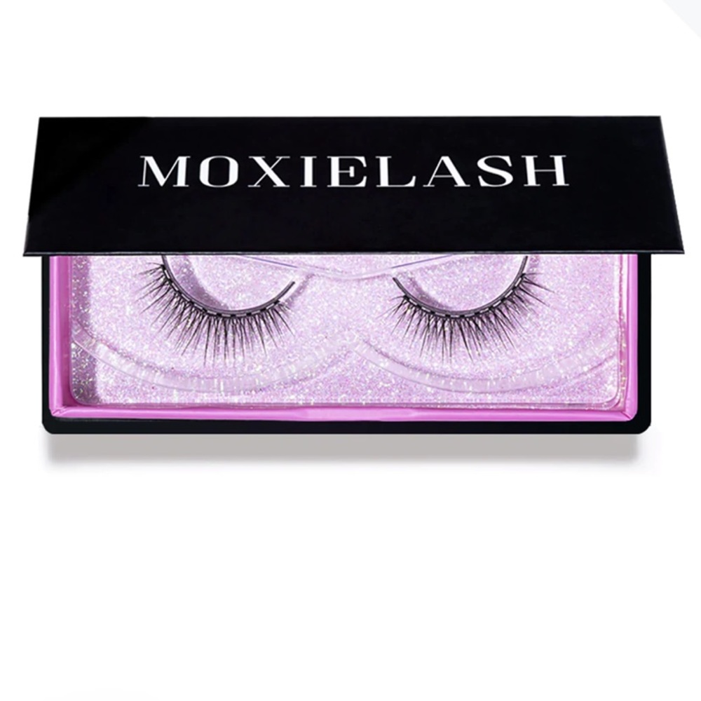 Bundle of Moxie Lash Magnetic Lashes with liner